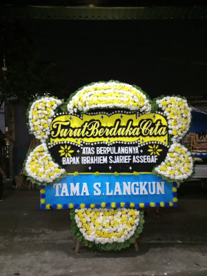 Papan Bunga Duka di Segedong